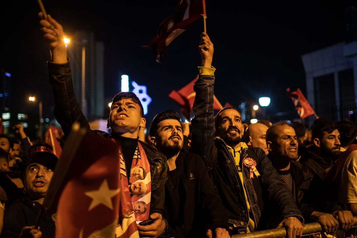 Zwolennicy opozycji czekają na wyniki wyborów w Ankarze