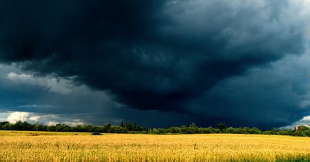Pogoda. Gdzie jest burza? Będzie bardzo niebezpiecznie. Możliwe trąby powietrzne