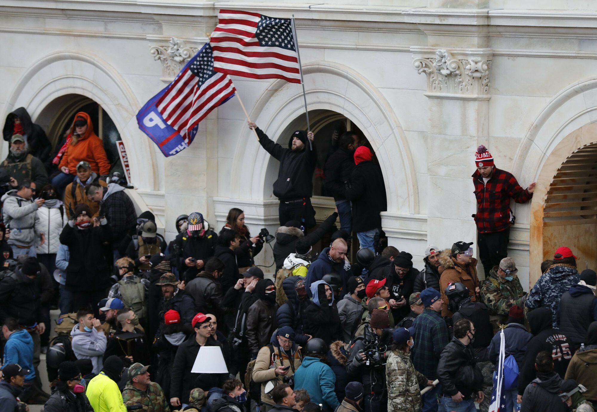 Zamieszki w USA. Edyta Górniak modli się za prawdę
