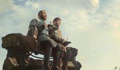 Bitwa o parówki z historią w tle w reklamie Krakusa