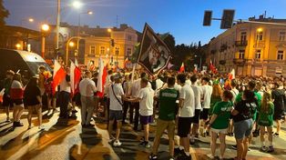 Kibice Radomiaka uczcili 50. rocznicę Radomskiego Czerwca 76. Przez centrum Radomia przeszedł marsz pamięci. Zobaczcie zdjęcia