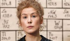 W marcu premiera filmu "Skłodowska". Rosamund Pike to Maria Skłodowska-Curie