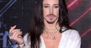 Michał Szpak na ramówce TVP w oryginalnym zakryciu twarzy