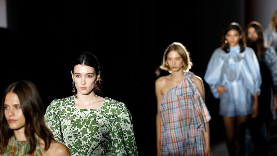 A model walks the runway during the The Label Efdition Womenswear Spring/Summer 2023 show as part of 080 Barcelona Fashion on October 27, 2022 in Barcelona, Spain. (Photo by Estrop/Gettyimages)
Estrop