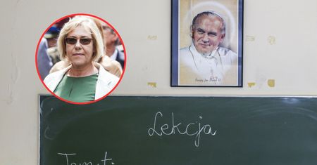 Ktoś zerwał portret Jana Pawła II, który wisiał w kuratorium oświaty. Barbara Nowak: "Złodziejki grasują"