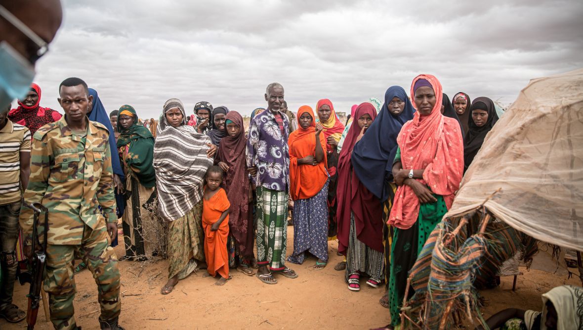 Somalia jest jednym z państw Rogu Afrykańskiego. Trzy razy z rzędu pora deszczoa nie przyniosła odpowiedniej ilości opadów. Efekt - 6 mln Somalijczyków zagrożonych jest głodem już teraz