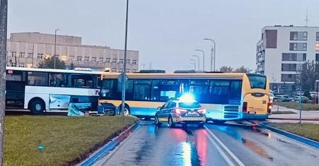Słupsk: Zderzenie dwóch autobusów. Dwie osoby trafiły do szpitala