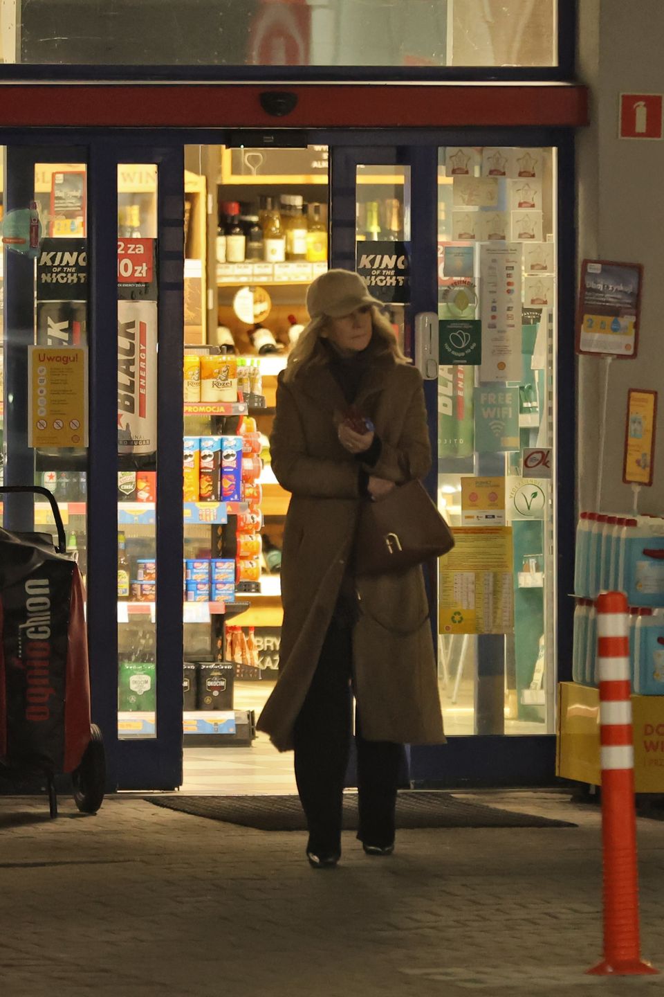 Naturalna Grażyna Torbicka "przyłapana" na stacji benzynowej