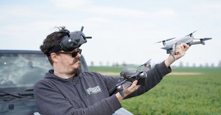 Agresywnie i nerwowo czy może lepiej spokojnie i bezpiecznie? DJI FPV kontra DJI Mavic 2S