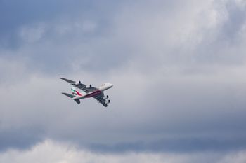 Tanie latanie bez miejsca siedzącego? Nowy pomysł budzi kontrowersje