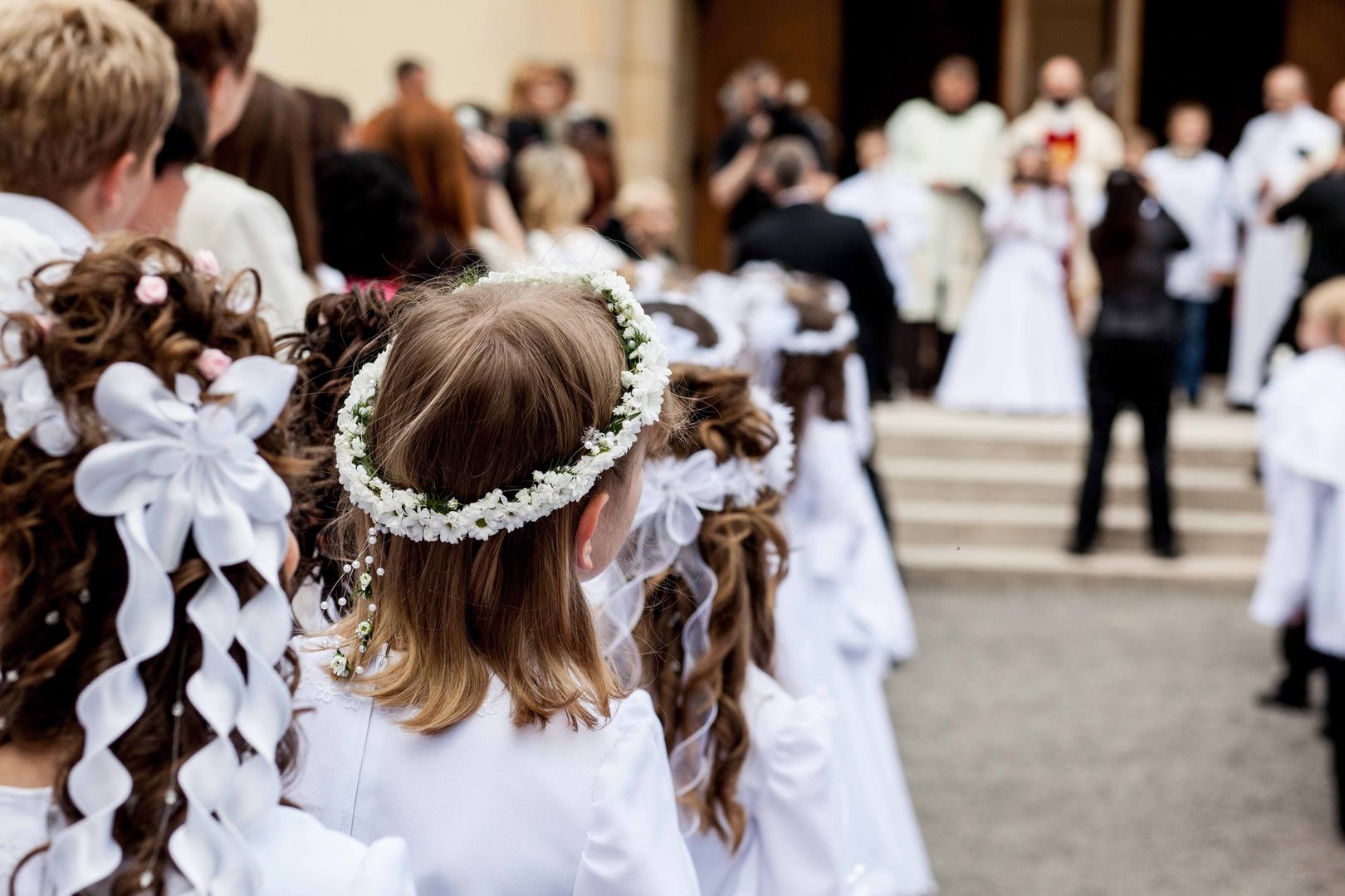 Kiedy ksiądz może nie dopuścić do komunii? Prawo kanoniczne wskazuje jasno