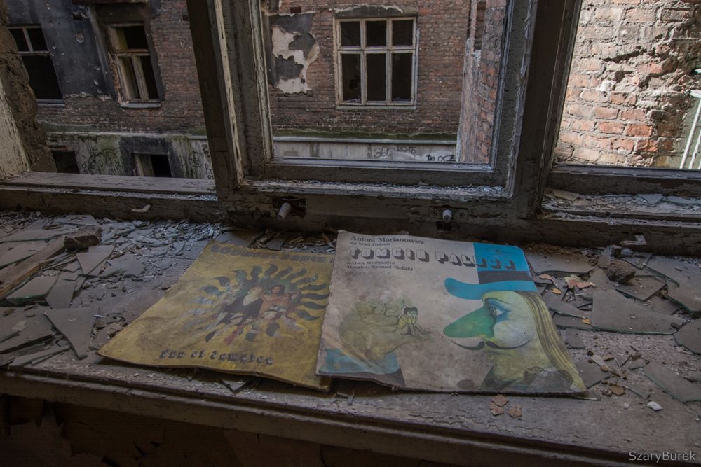 Warszawski urbex: Co znajduje się wewnątrz kamienicy przy Żelaznej 43? 8