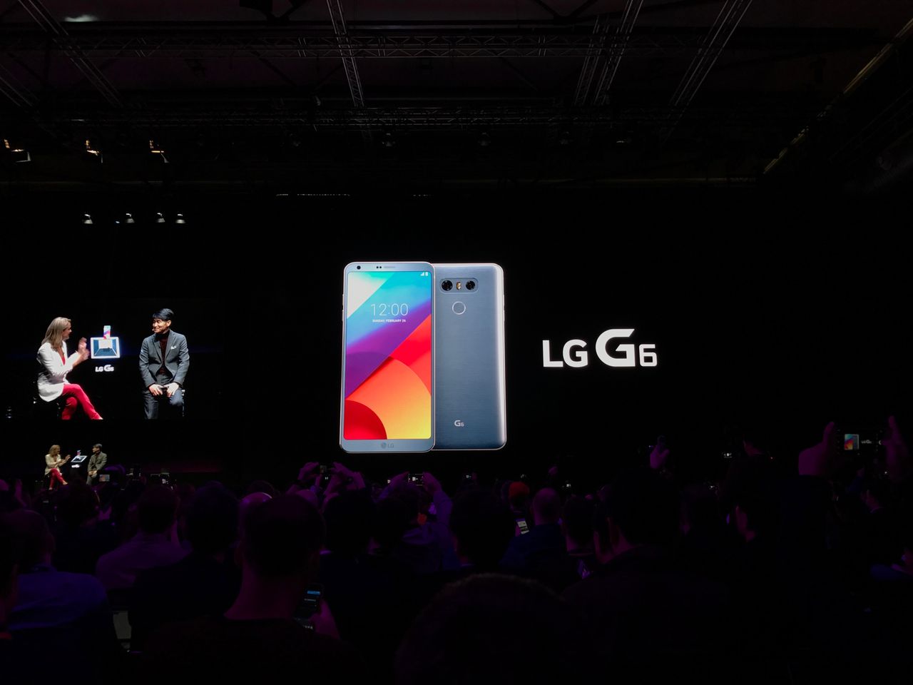 LG G6 oficjalnie. Ma duży ekran, wzmacnianą obudowę i podwójny aparat