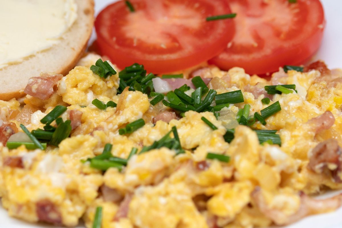 Jajecznicę smażę tylko na tym tłuszczu. Jest zdrowsza niż na oleju czy zwykłym maśle