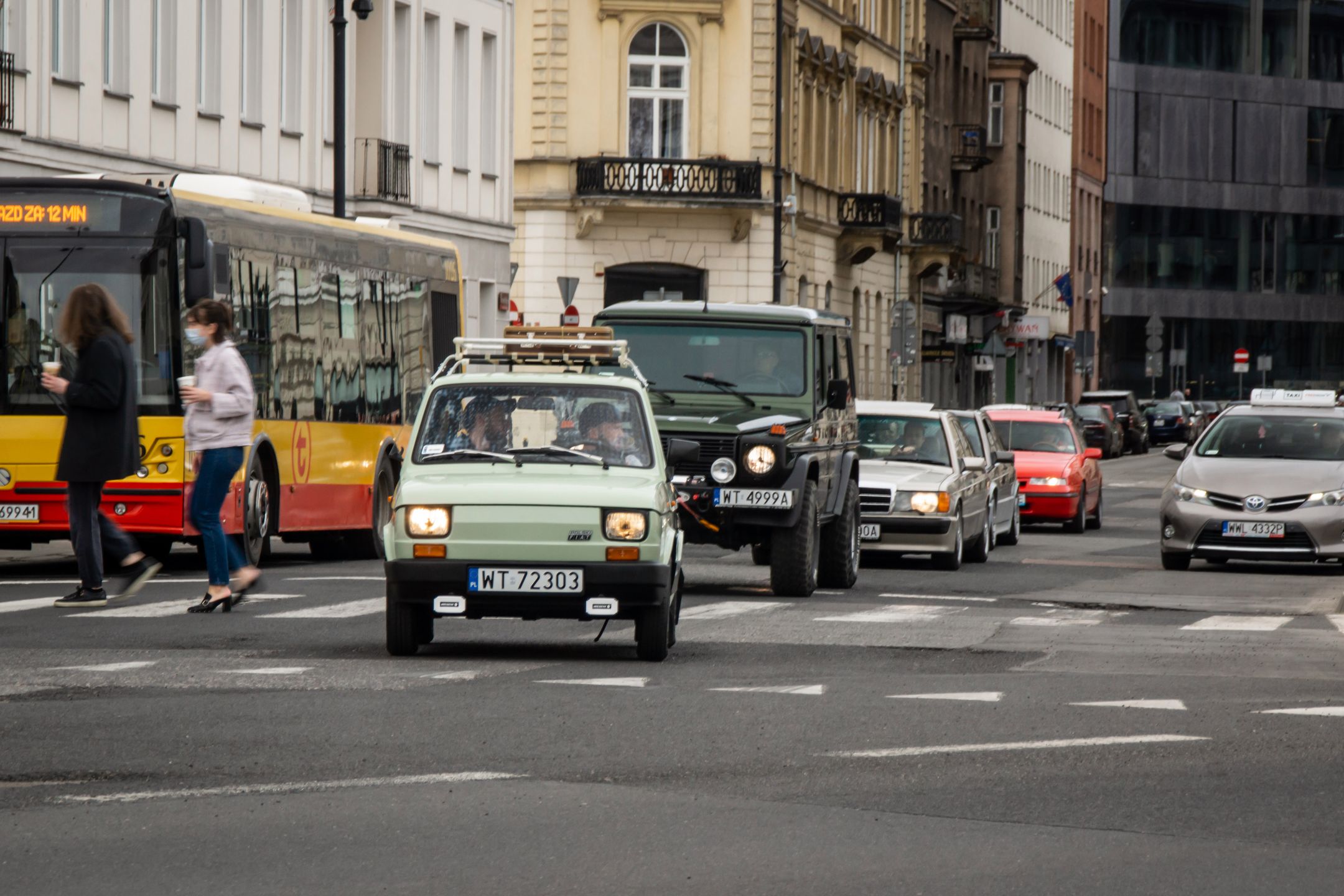 Gdyby ktoś szukał synonimu słów "mały" i "duży", to zdjęcie jest odpowiednie