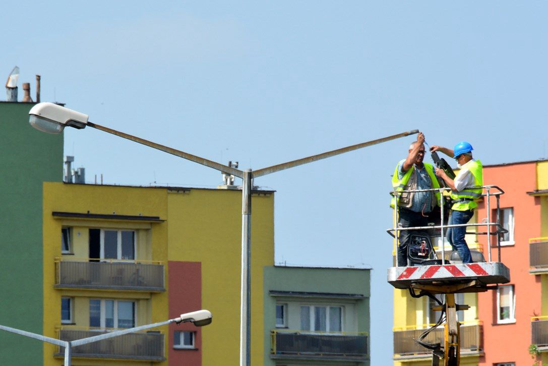 Dąbrowa Górnicza. Nowe oświetlenie ulic, oszczędzają energię