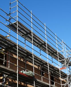 Gliwice. Chwile grozy w centrum miasta. Zawaliło się rusztowanie