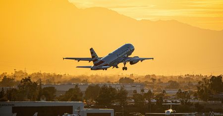 USA. Towarowy boeing 737 wpadł do wody