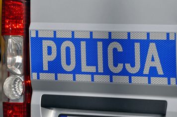 Zamówił telefon w atrakcyjnej cenie. W paczce znalazł młotek i śrubokręty