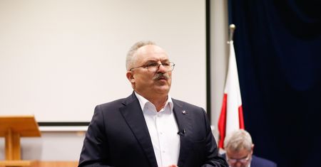 Marek Jakubiak chce zmian. Mówił o roli prezydenta i premiera