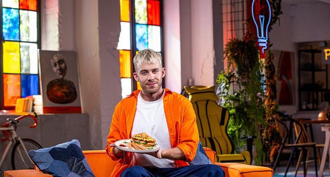 Blowek promuje parówki