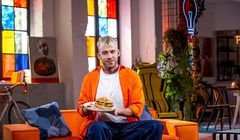 Blowek promuje parówki