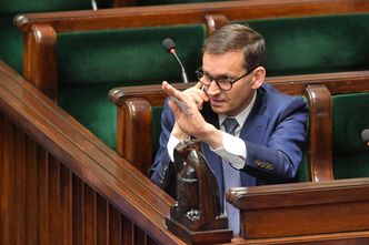 Rząd PiS skończy walkę z wiatrakami? "Nagle premier pokochał energetykę odnawialną"'