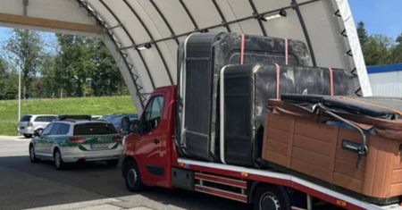 Niemcy zatrzymali Polaka. Wiózł wanny z hydromasażem