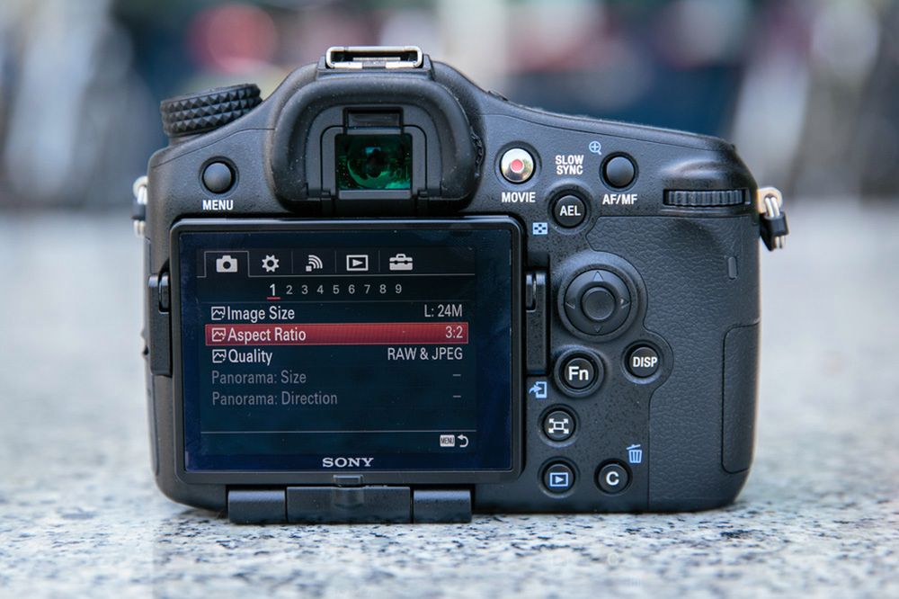 Sony A77 II – nowoczesny aparat w klasycznej obudowie i ze starymi błędami [test] 9