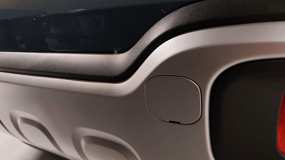 Czasem zamiast zaślepki możemy spotkać odkryte ucho do holowania