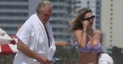67-letni Dolph Lundgren i jego 29-letnia żona wygrzewają kości na plaży w Miami