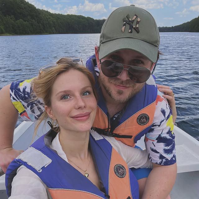 Antek Królikowski i Izabela z córką