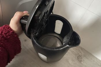 Są w większości domów. Chemiczka ostrzega przed takimi czajnikami