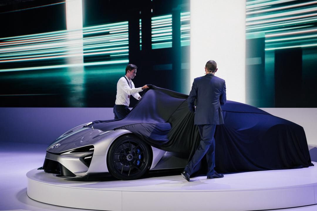 McLaren 720S na konferencji Toyoty? Nie, to koncepcyjny Lexus Electrified Sport