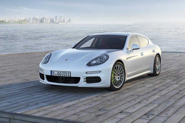 2014 Porsche Panamera S E-Hybrid - 3,1 l na "setkę"