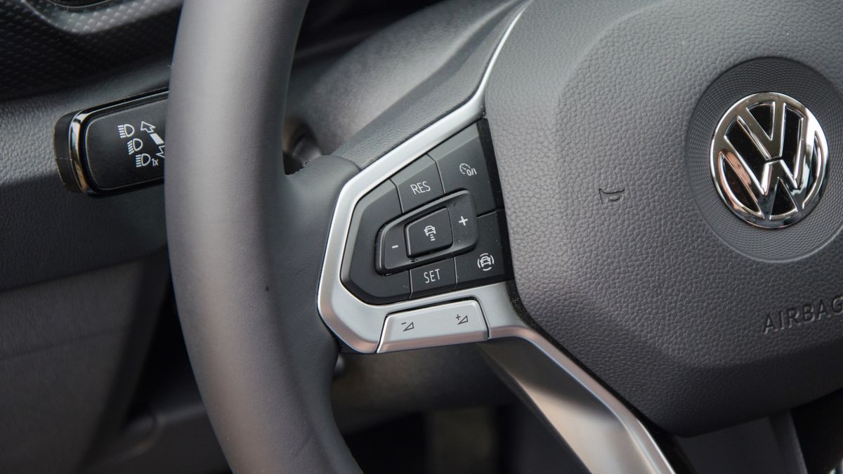 Wbrew pozorom, wszystkie wymagane przez KE systemy są już powszechnie stosowane przez producentów. Dostępne jednak zwykle za dopłatą.