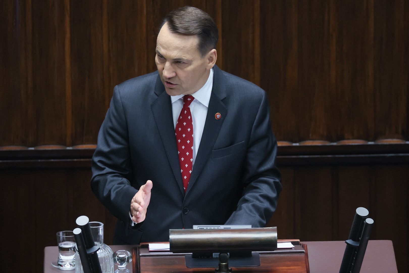 "Martwcie się". Sikorski drwi z Rosji. Wymienił jedno miasto