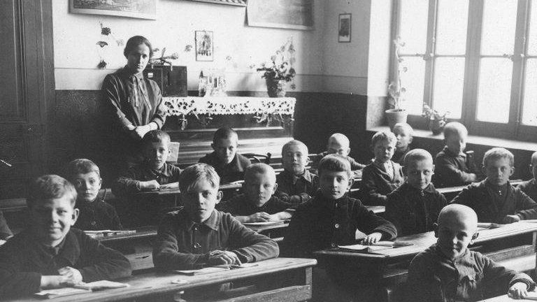 Nauczycielki na Śląsku miały żyć w celibacie, by nie demoralizować uczniów (zdj. poglądowe)