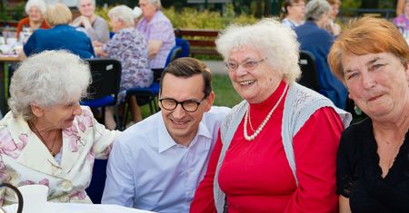 Wypłata 14. emerytury jeszcze przed wyborami. Premier Morawiecki podał termin