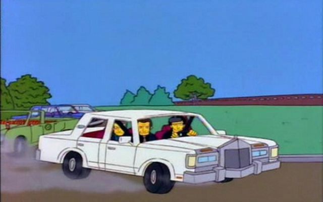 21 samochodów z "The Simpsons" i ich prawdziwe odpowiedniki 37