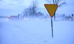 Olsztyn zmaga się z atakiem zimy. Tyle śniegu nie było od 19 lat