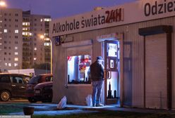 Pełne wózki alkoholu. Ekspedientki nie nadążają z dokładaniem