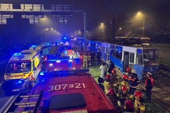 Zderzenie tramwajów w Krakowie. Jest wielu poszkodowanych