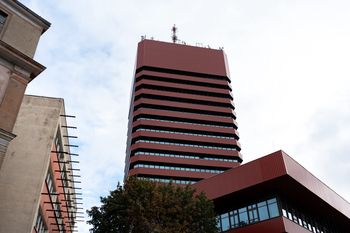 Poznań: 150 śmiałków zdobędzie 17. piętro Collegium Altum