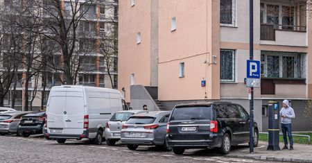 Darmowe parkowanie od środy do poniedziałku. Warszawa wprowadza zmianę