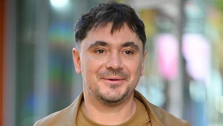 Daniel Martyniuk znowu prowokuje w sieci. Wrzucił zdjęcie kobiety w skąpej BIELIŹNIE