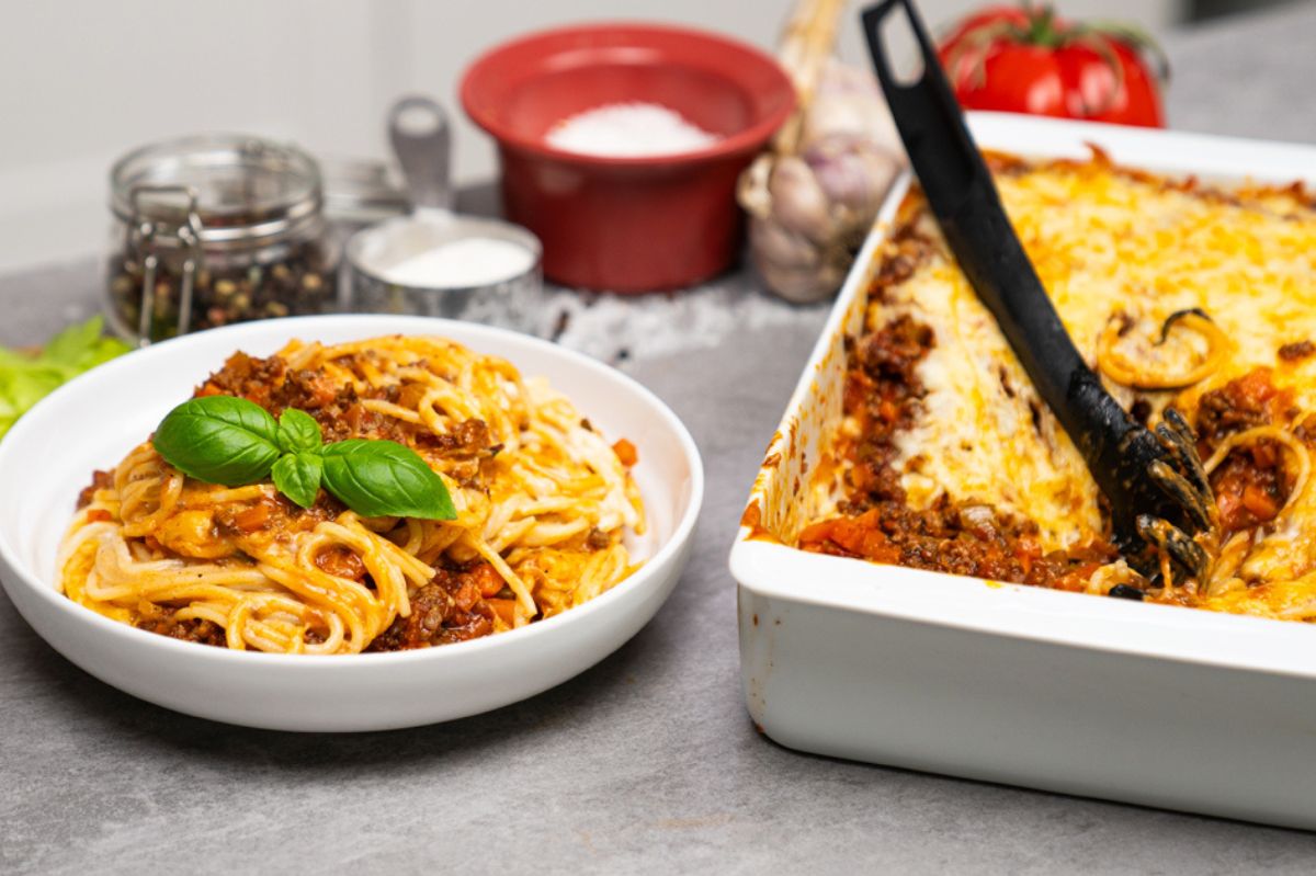 As it turns out, spaghetti and lasagne can be combined into one dish.