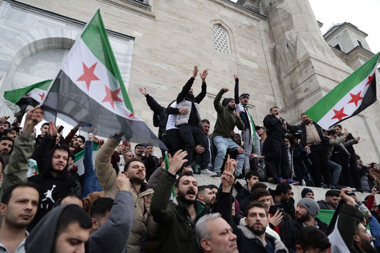 Syrian unrest escalates: Rebels storm embassies in Damascus