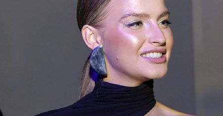 Mini to jeszcze nic. Spójrzcie, jak ubrała się na event