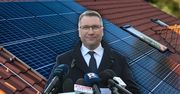 Koniec z fotowoltaiką na dachu? Czarnek mówi, kiedy ją zdemontuje